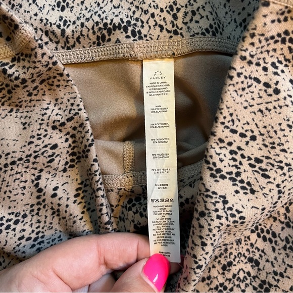 Varley snakeskin print leggings size medium - Picture 4 of 7